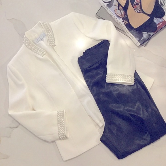 Blazer -White with Pearls details by Tahari size 8 - Picture 2 of 6
